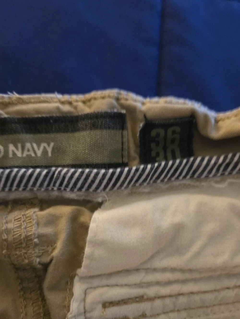 Old Navy Men's Cargo Pants in Khaki 36X30